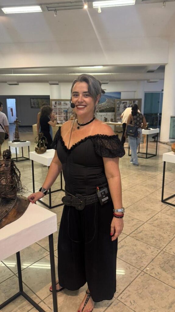 Simone Borges_Curadora